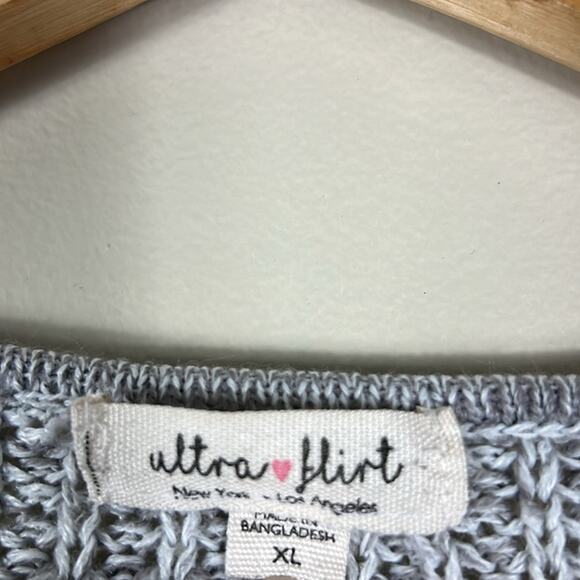 Ultra Flirt Cozy Waffle Knit Sweater Womens L Gray Colorblock Sleeve V-Neck - Picture 5 of 5